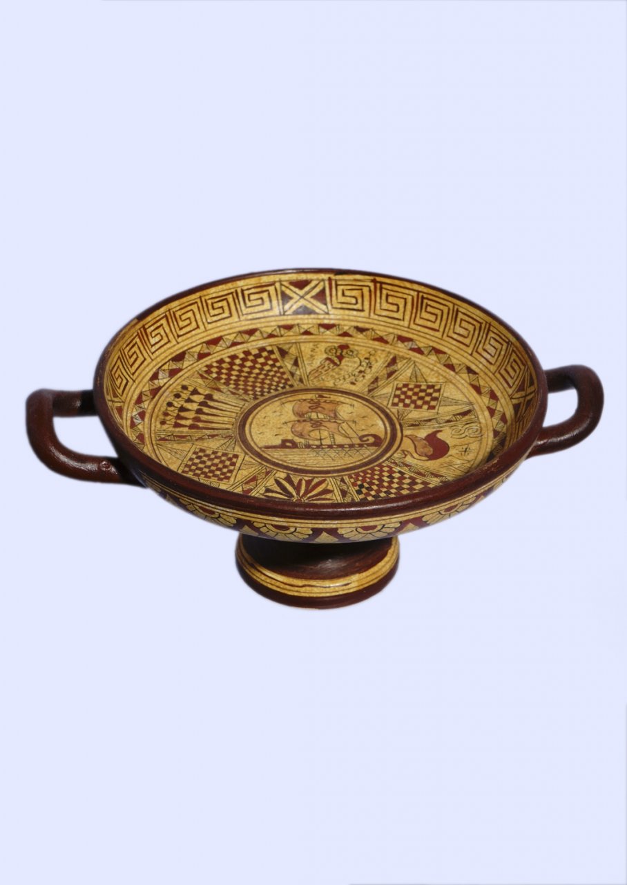 Geometric kylix with greek trireme