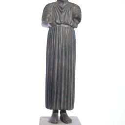 Heniokhos, The Charioteer of Delphi  green plaster statue  1