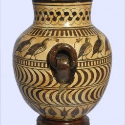 Late minoan jar decorated with birds and geometric motifs 2