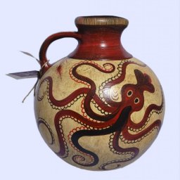 Minoan Greek flask with an octopus 1